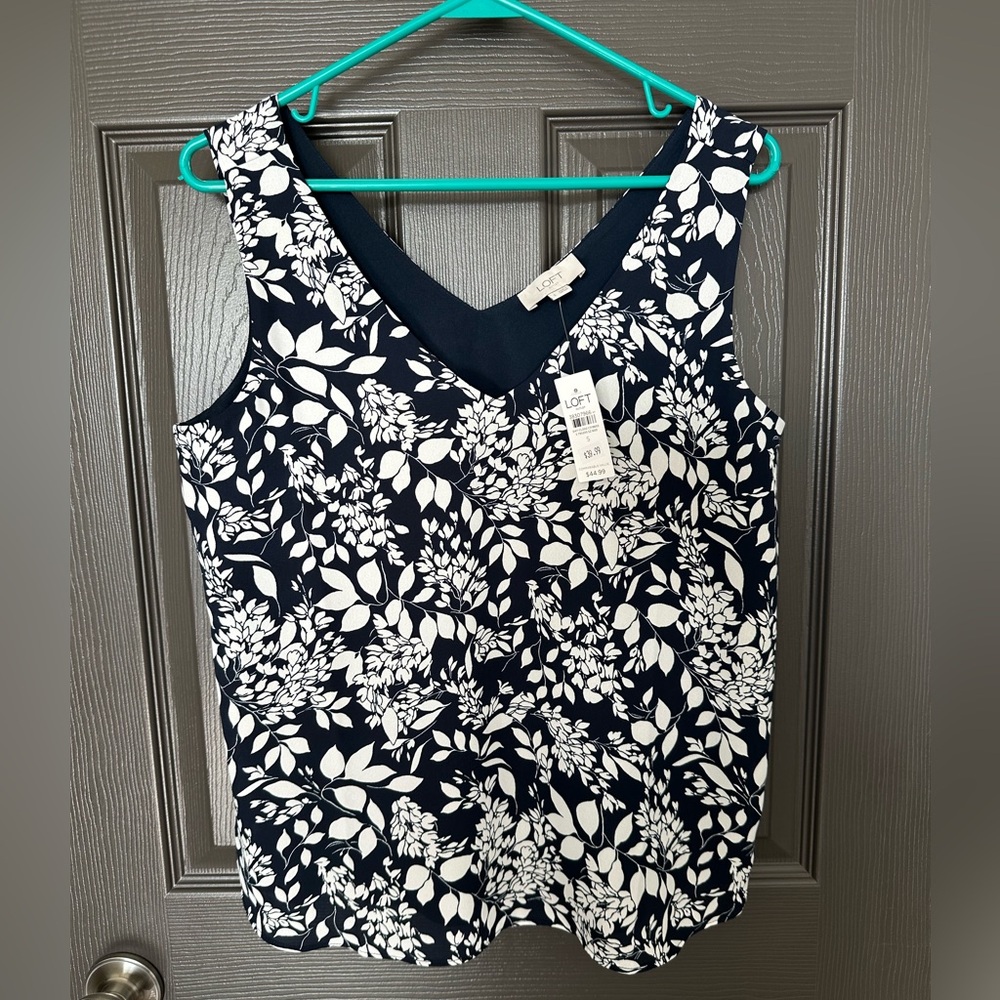 LOFT Outlet Floral Sleeveless Blouse – Navy/White – Size Small – NWT